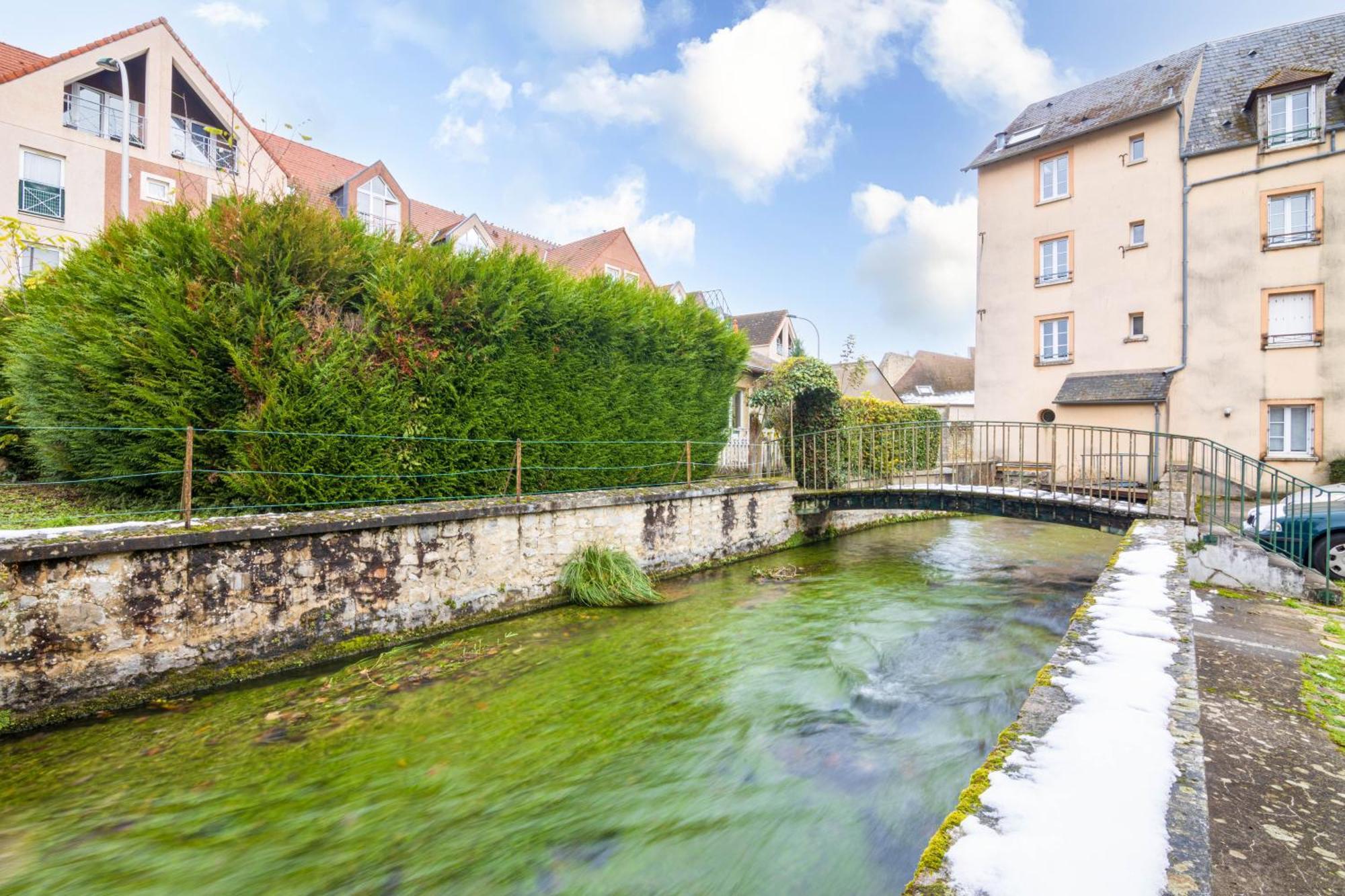 Studio Chaleureux A Etampes, France المظهر الخارجي الصورة